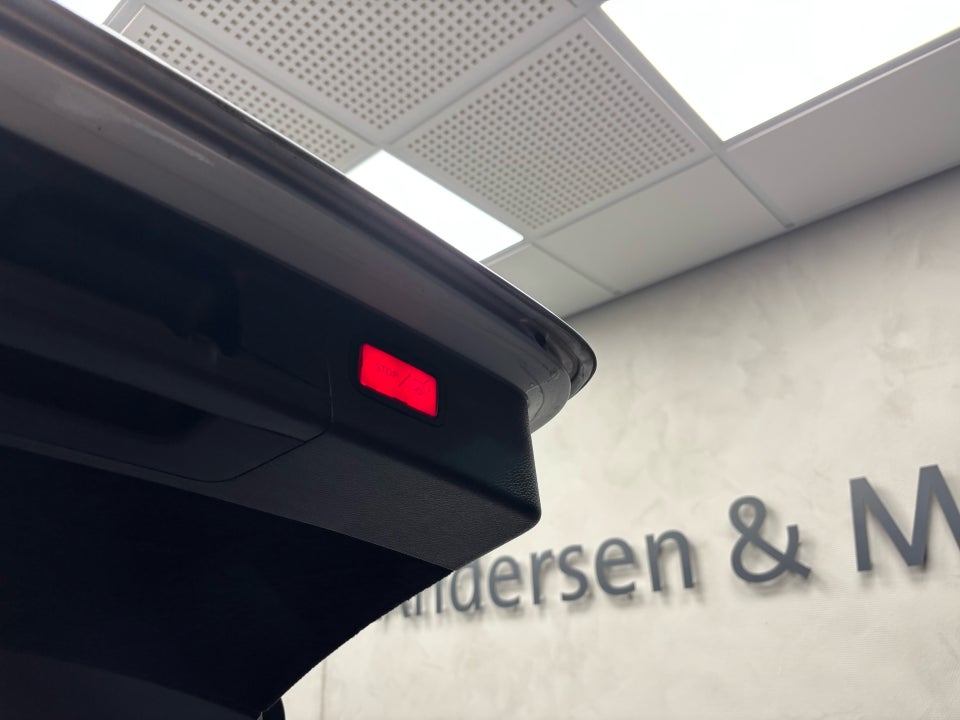 Mercedes E300 de 2,0 Advantage stc. aut. 5d