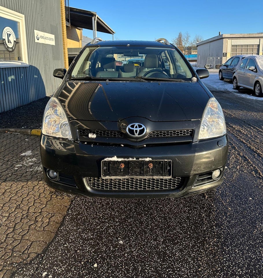 Toyota Corolla Verso 1,8 Sol 7prs 5d