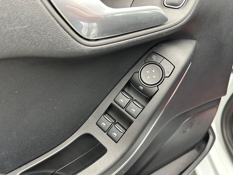 Ford Fiesta 1,0 EcoBoost mHEV Titanium 5d