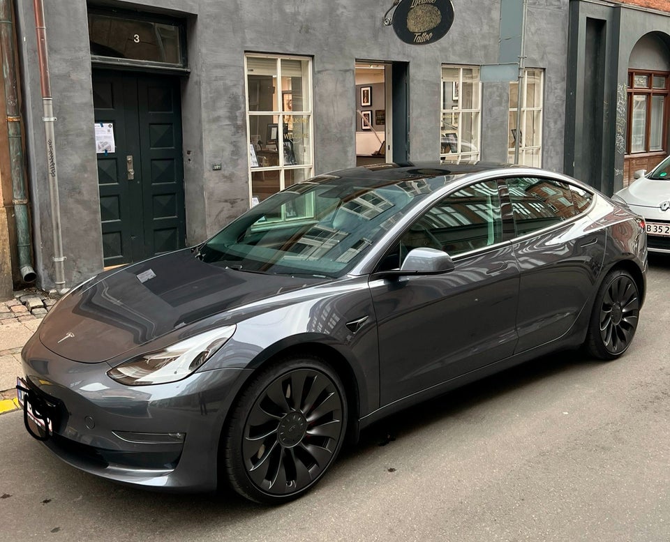 Tesla Model 3 Performance AWD 4d