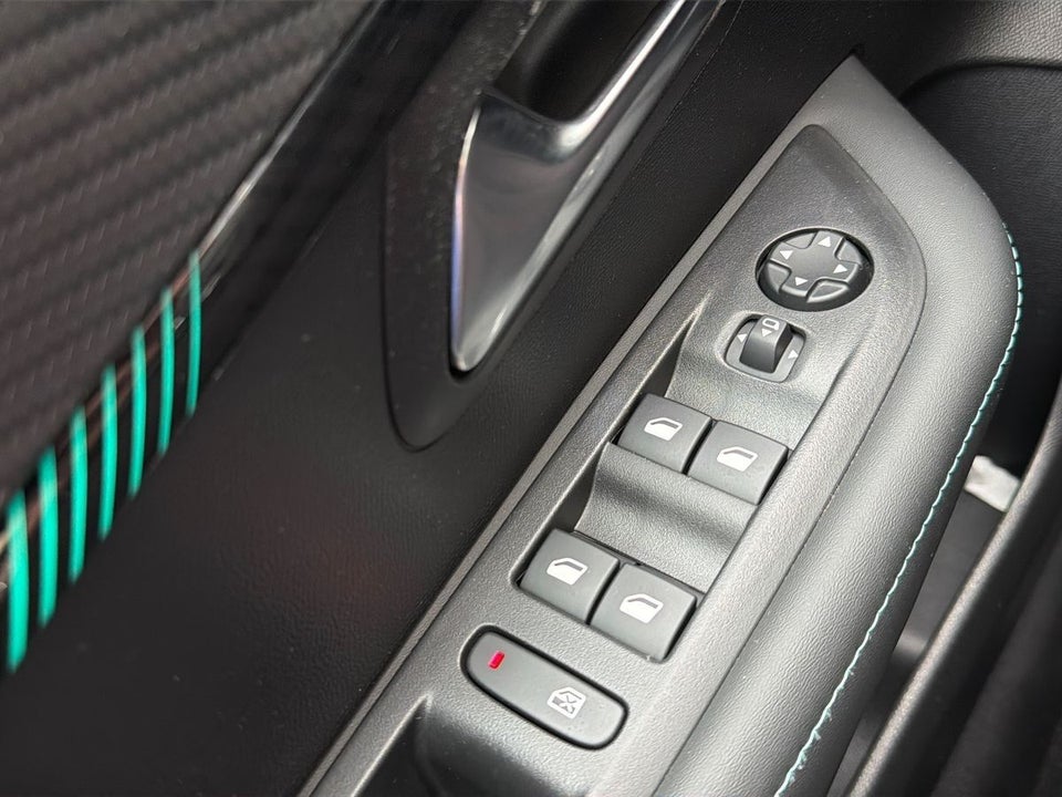 Peugeot 208 1,2 PureTech 100 Vision Sport 5d