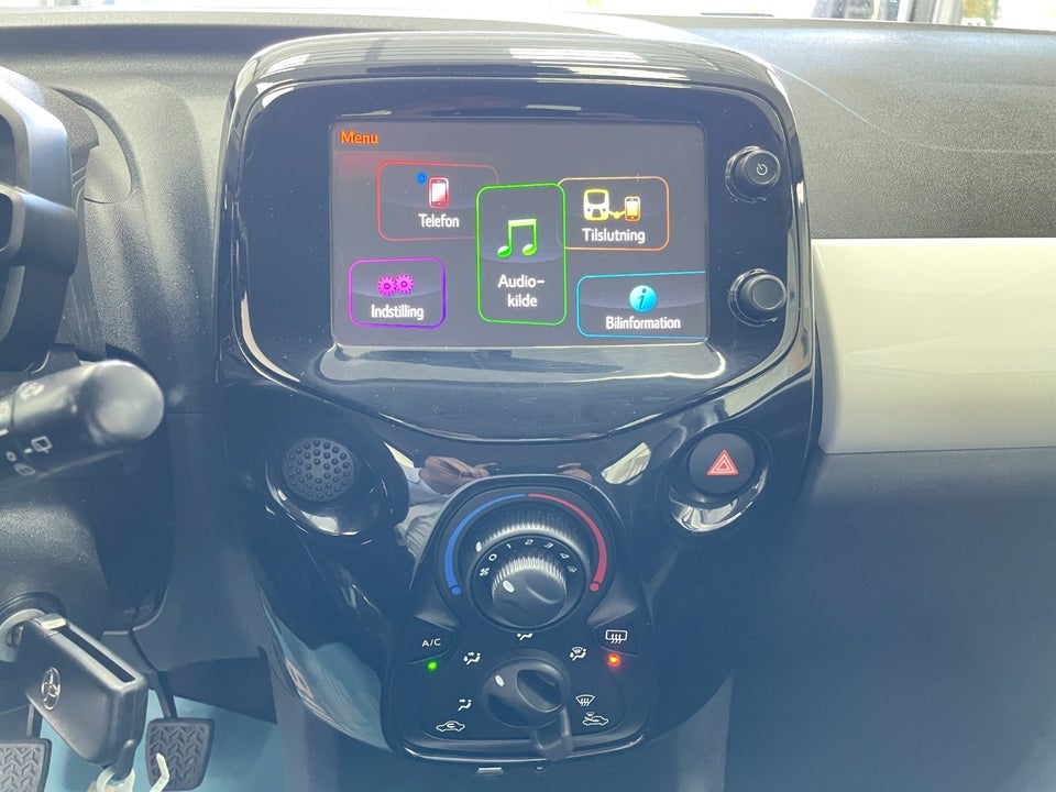 Toyota Aygo 1,0 VVT-i x-wave Sky 5d