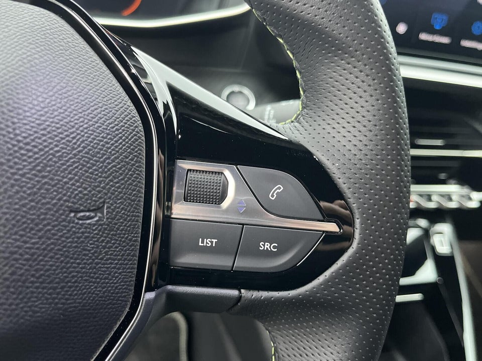 Peugeot e-2008 54 GT 5d