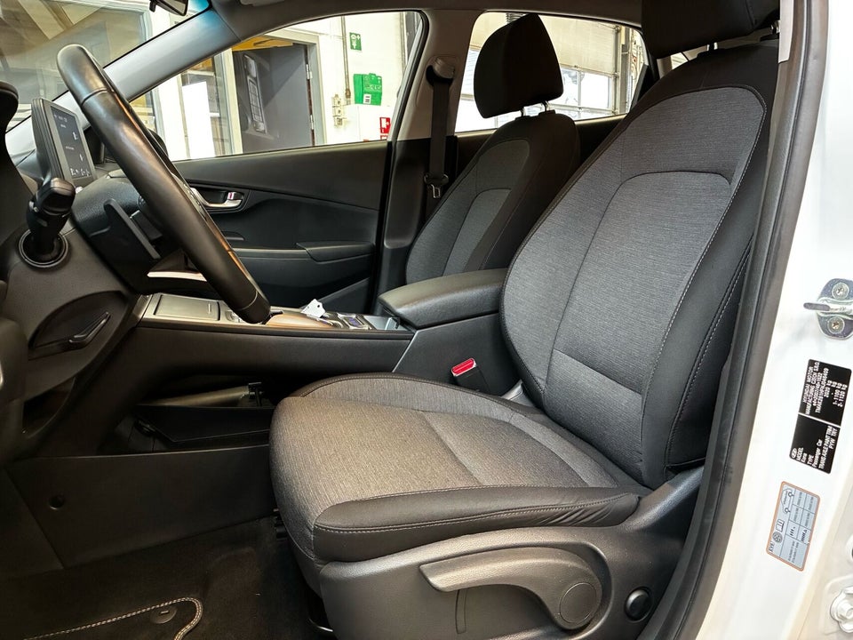 Hyundai Kona 39 EV Select 5d