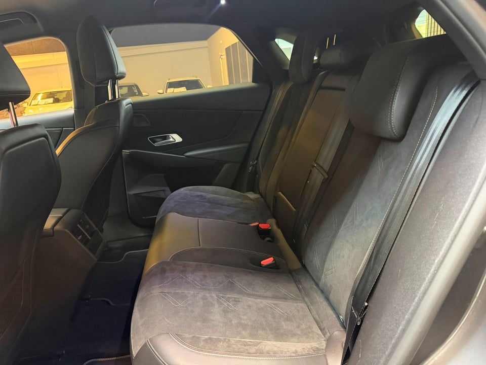 DS DS 7 CrossBack 1,6 E-Tense Performance Line Pack EAT8 5d