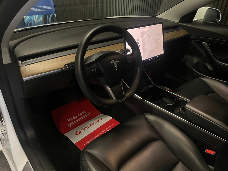 Tesla Model 3 Standard Range+ RWD 4d