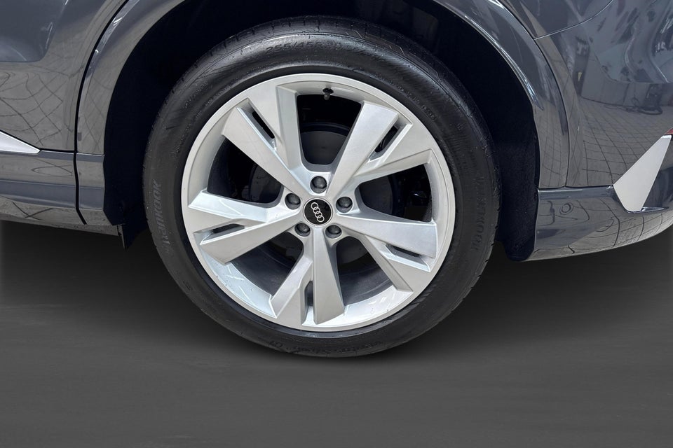 Audi Q4 e-tron performance 5d