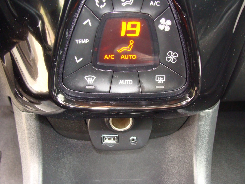 Citroën C1 1,0 VTi Triumph 5d