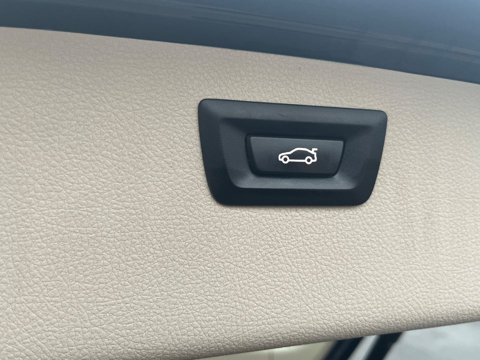 BMW 320i 2,0 Touring aut. 5d