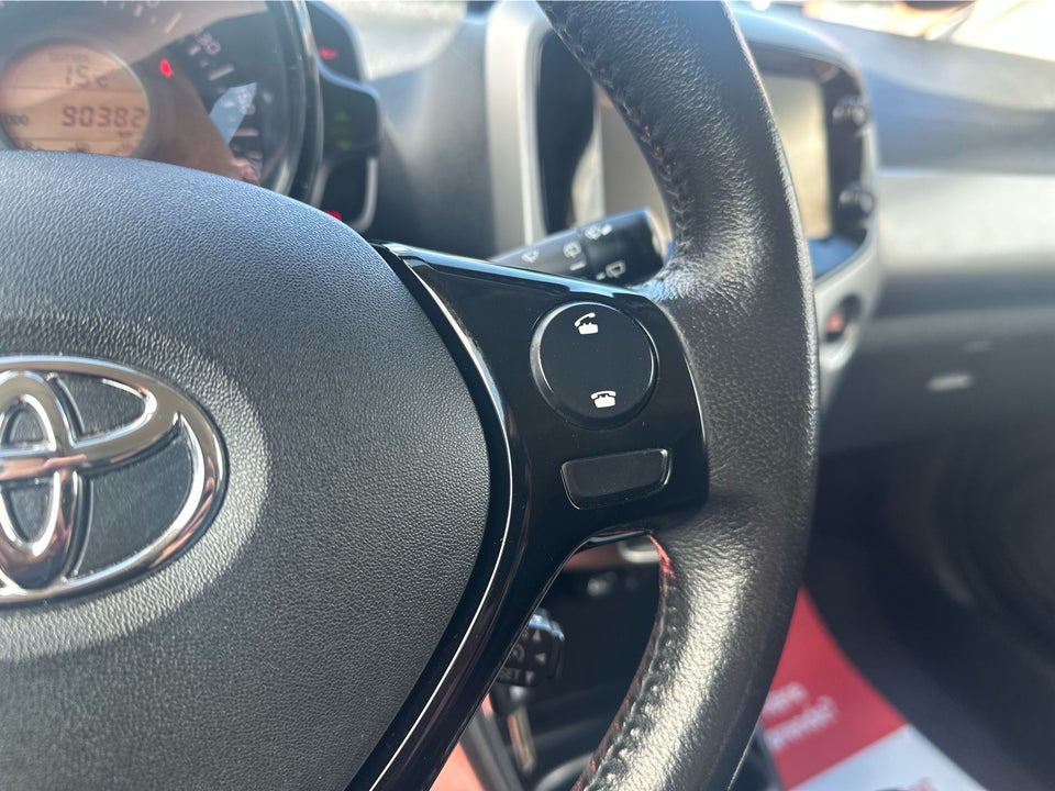 Toyota Aygo 1,0 VVT-i x-black II 5d