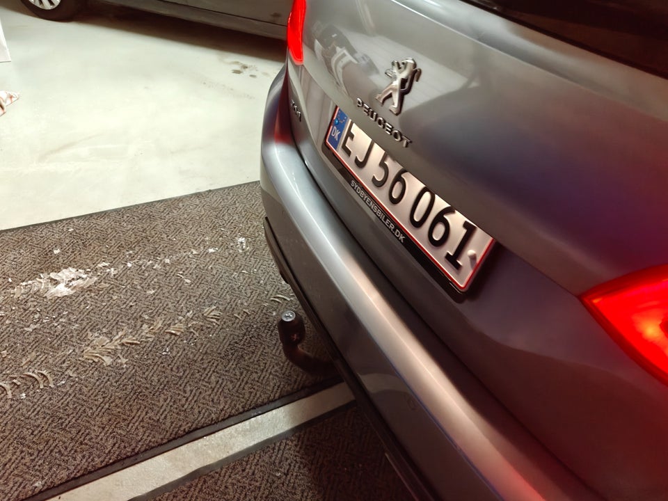 Peugeot 308 1,2 e-THP 130 Active SW 5d