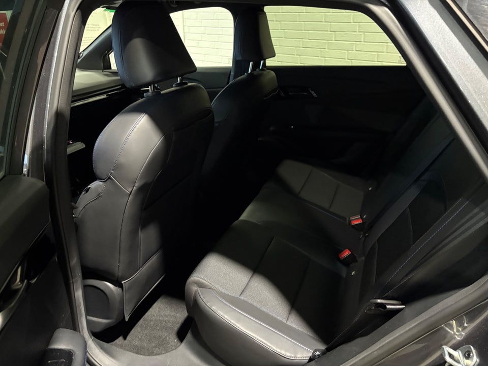 MG 4 77 Luxury Extended Range 5d