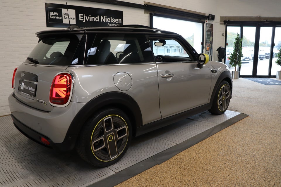 MINI Cooper SE Edition Premium Plus 3d