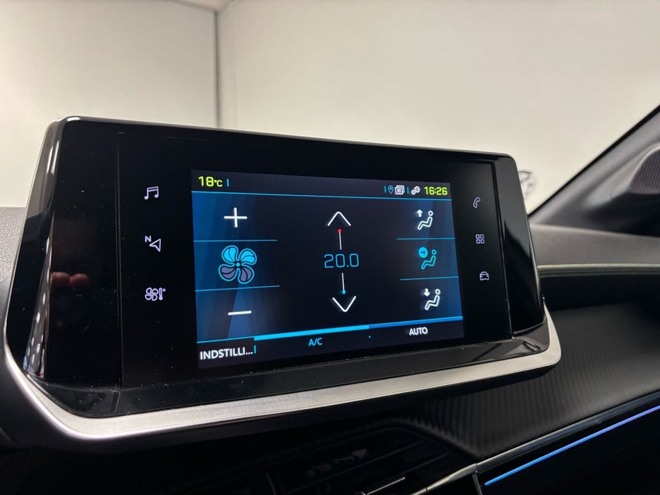 Peugeot e-208 50 GT 5d