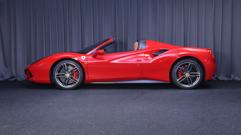 Ferrari 488 Spider 3,9 DCT 2d