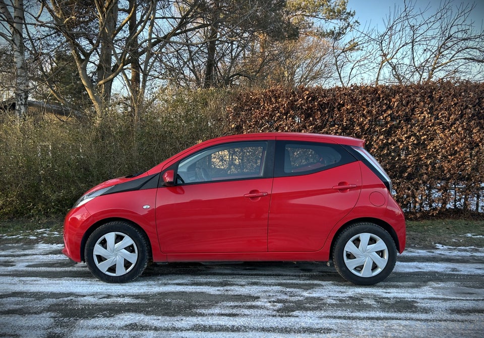 Toyota Aygo 1,0 VVT-i x-play x-touch 5d