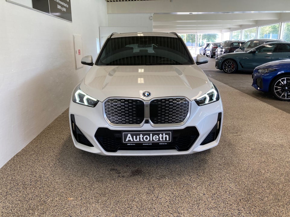 BMW iX1 xDrive30 M-Sport 5d