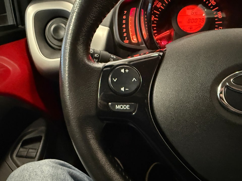 Toyota Aygo 1,0 VVT-i x-play 5d