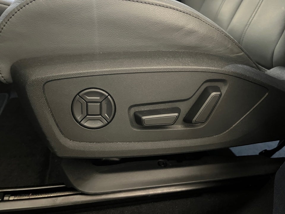 Audi Q6 e-tron S-line quattro 5d