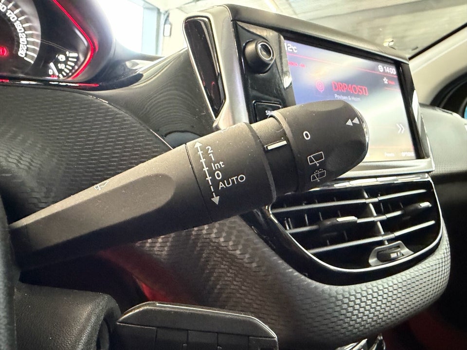 Peugeot 2008 1,6 BlueHDi 120 GT Line Sky 5d