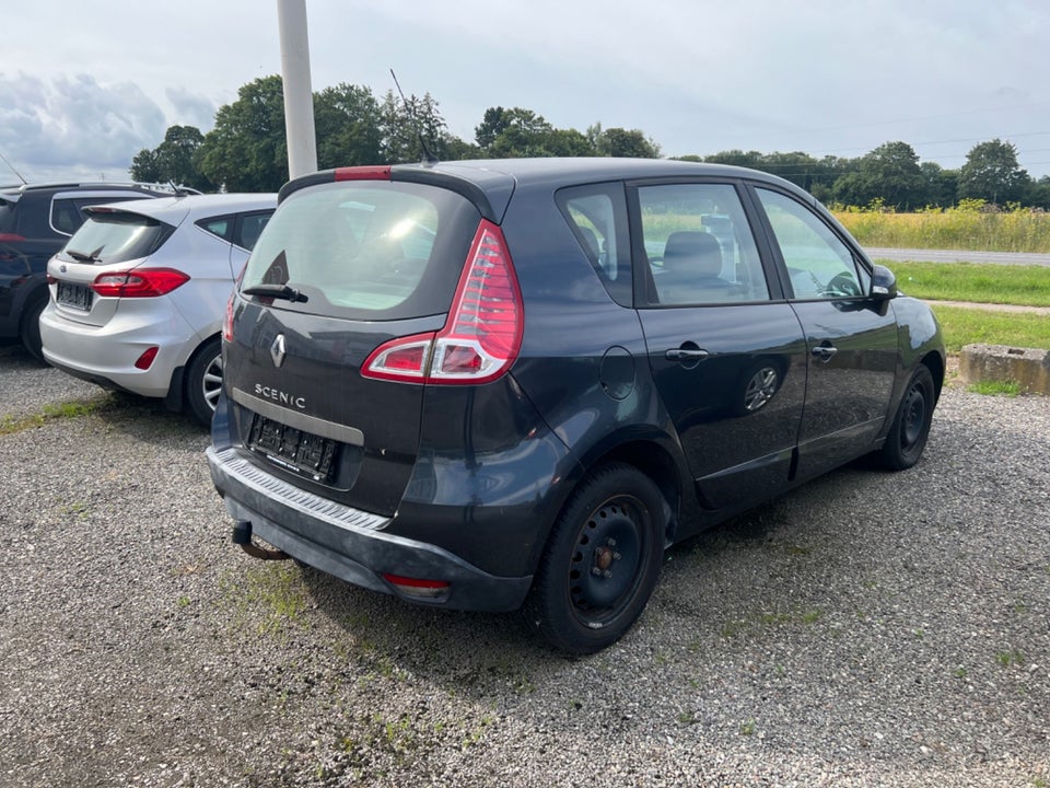 Renault Scenic III 1,6 16V Authentique 5d