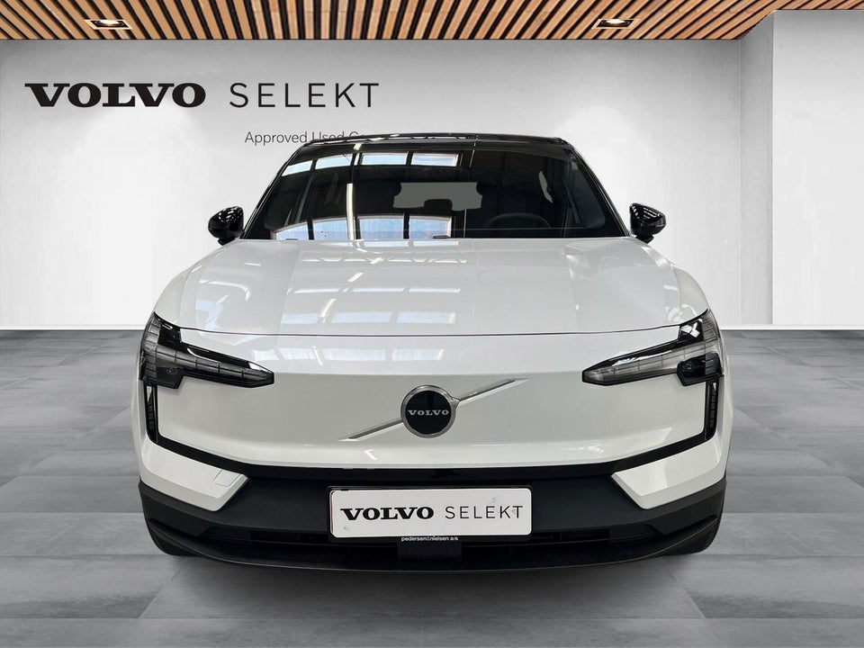 Volvo EX30 Extended Range Plus 5d