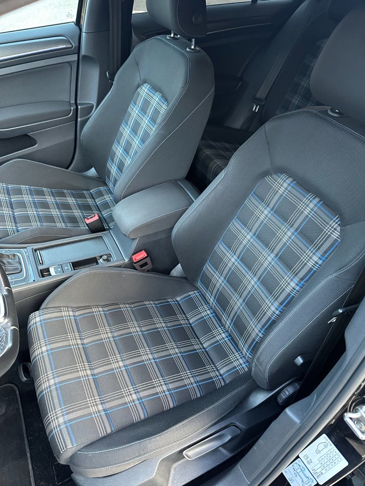 VW Golf VII 1,4 GTE DSG 5d
