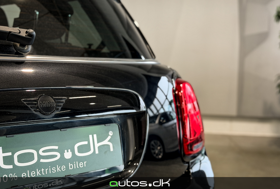 MINI Cooper SE Essential 3d