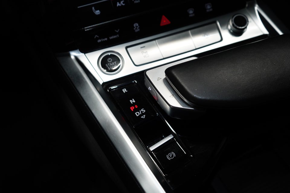 Audi e-tron 55 S-line quattro 5d