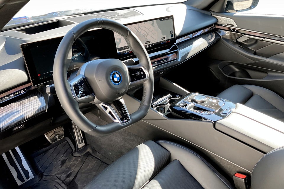 BMW i5 eDrive40 Fully Charged M-Sport 4d
