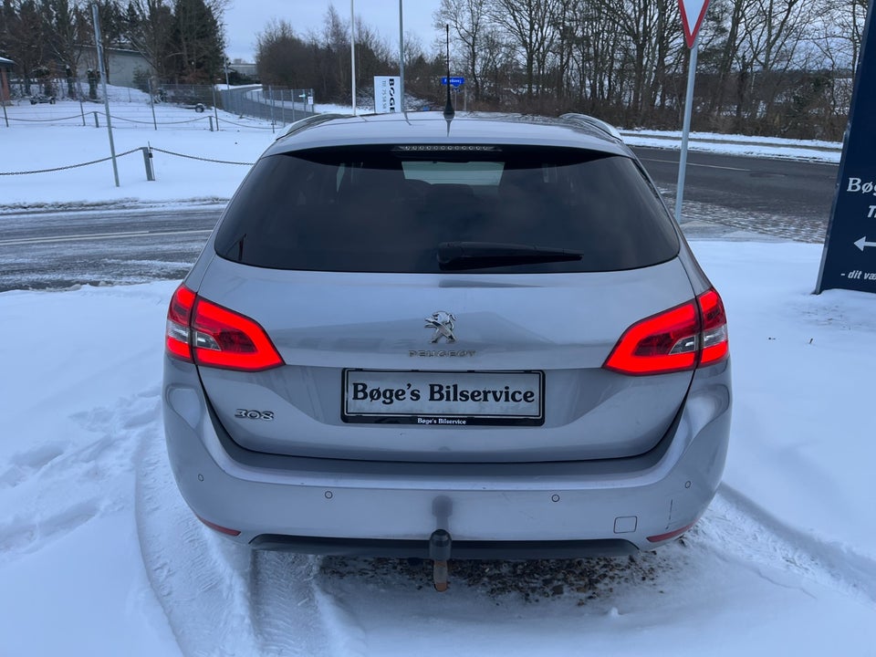 Peugeot 308 1,5 BlueHDi 130 Allure+ Sky SW 5d