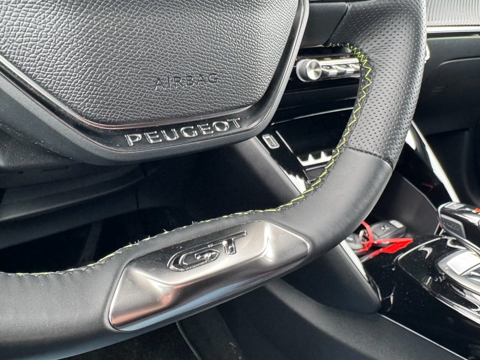 Peugeot e-208 50 GT 5d