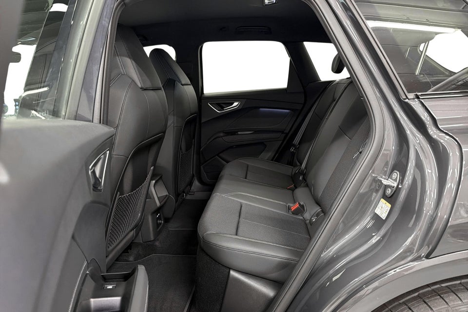 Audi Q4 e-tron performance 5d