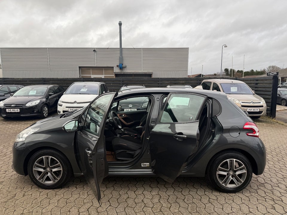 Peugeot 208 1,2 VTi Allure 5d