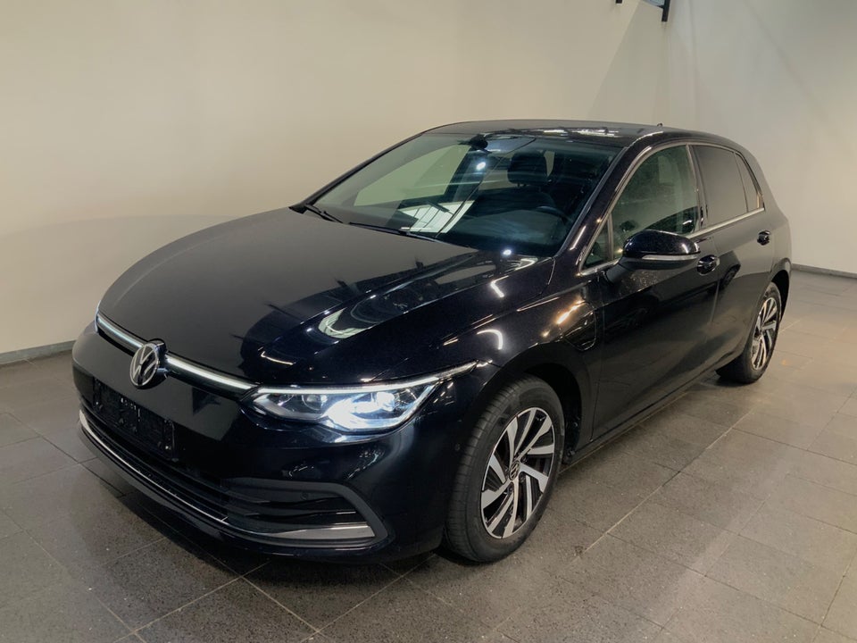 VW Golf VIII 1,4 eHybrid DSG 5d