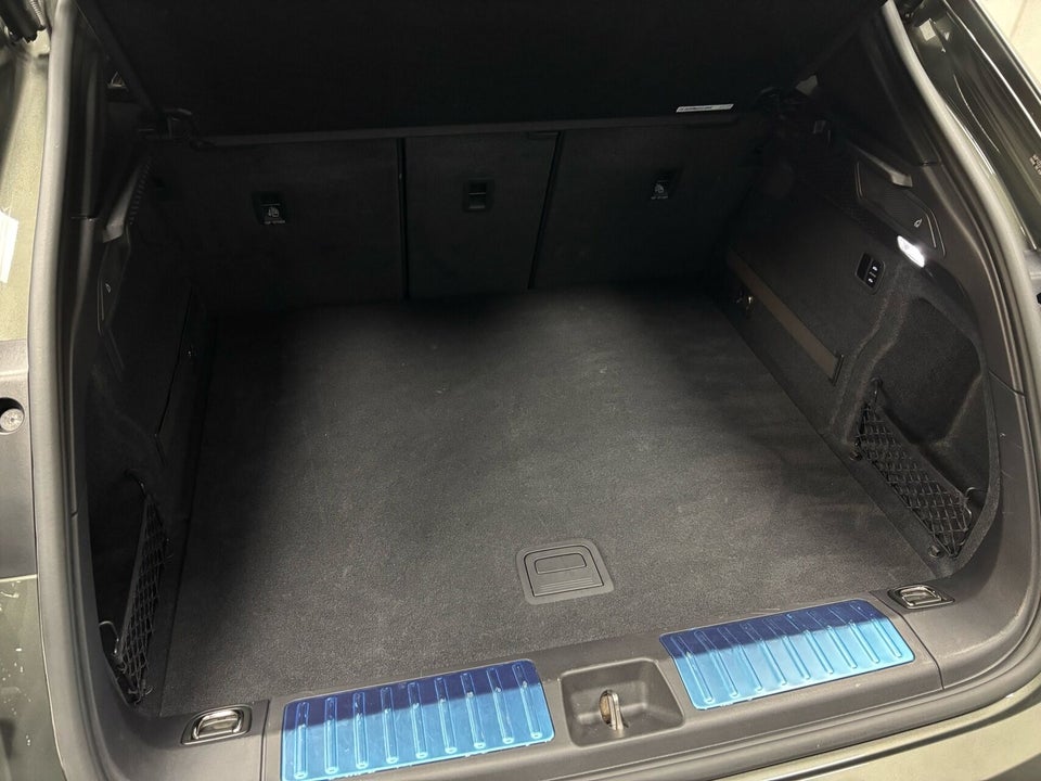 Porsche Macan Turbo 5d