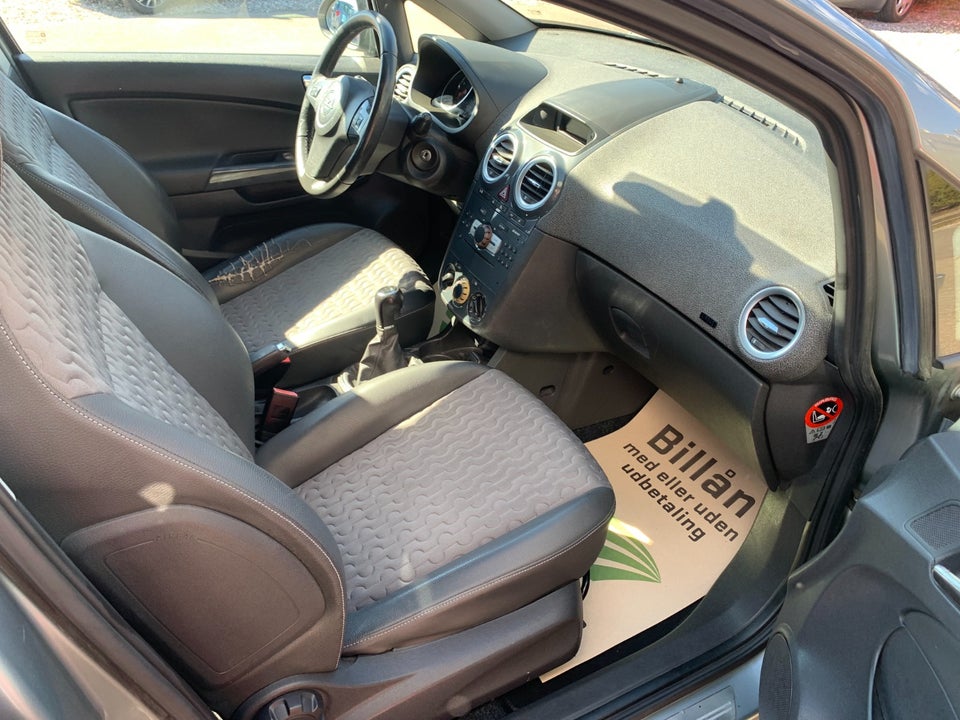 Opel Corsa 1,4 16V Cosmo 5d