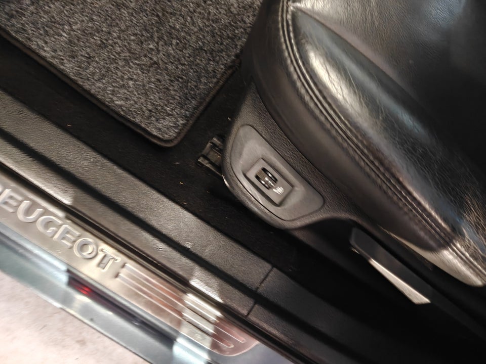 Peugeot 407 2,2 ST 4d