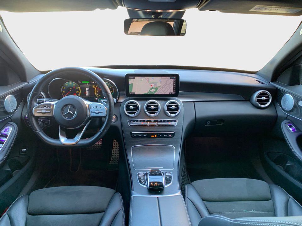 Mercedes C300 de 2,0 AMG Line stc. aut. 5d