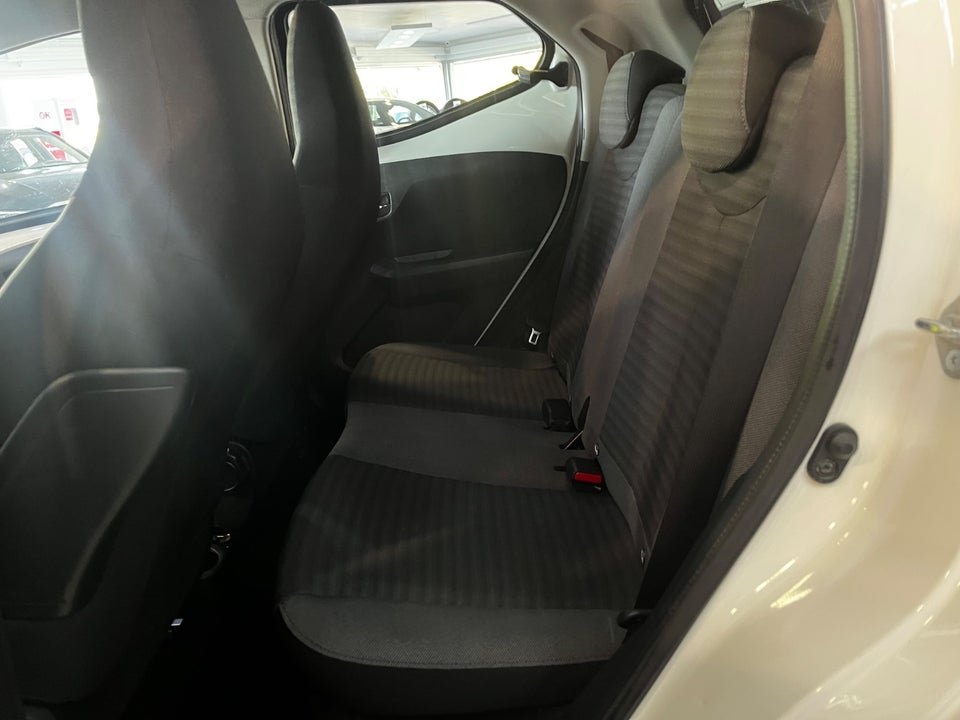 Toyota Aygo 1,0 VVT-i x-press x-shift 5d