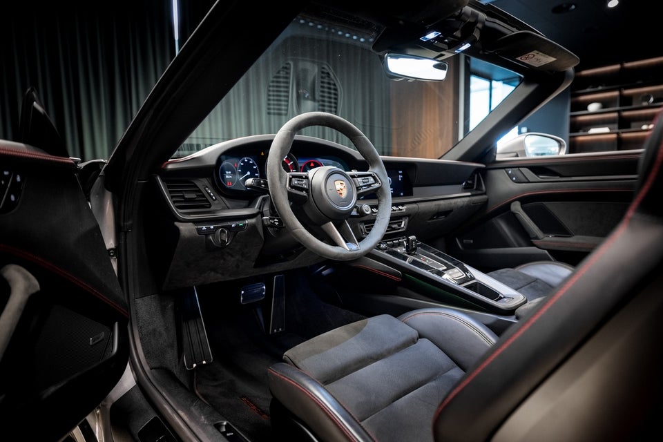 Porsche 911 Targa 4 GTS 3,0 PDK 2d