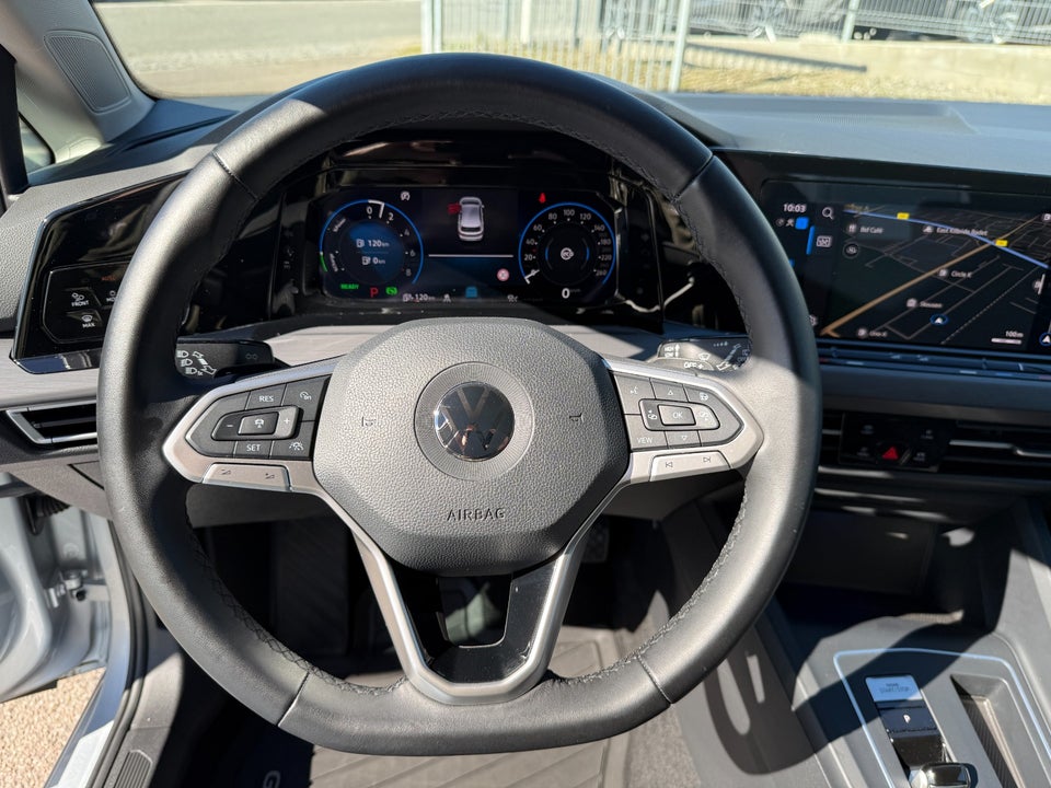 VW Golf VIII 1,4 eHybrid DSG 5d