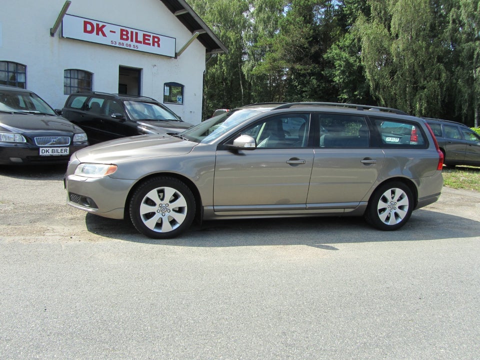 Volvo V70 2,5 T Momentum aut. 5d