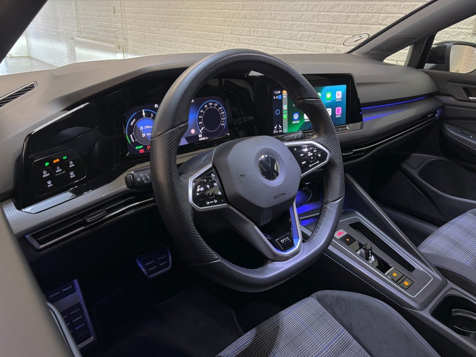 VW Golf VIII 1,4 GTE DSG 5d