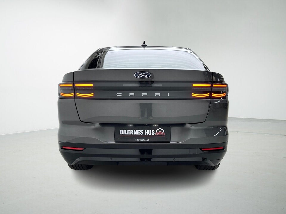 Ford Capri 82 Select Extended Range 5d