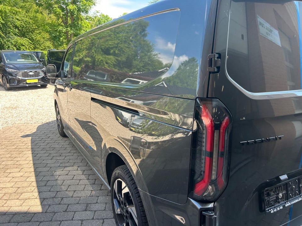 Ford Transit Custom 320 L2 2,0 EcoBlue Sport aut.