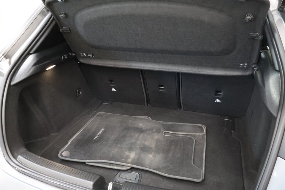 Mercedes A200 1,3 Progressive Line aut. 5d