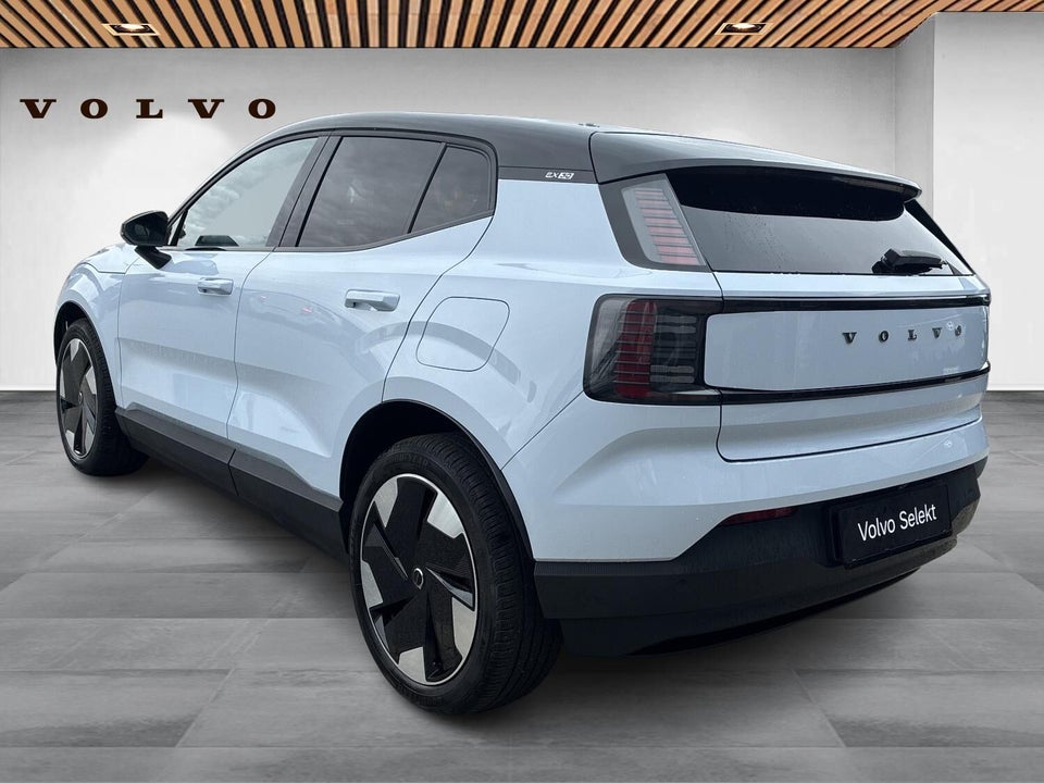 Volvo EX30 Extended Range Plus 5d