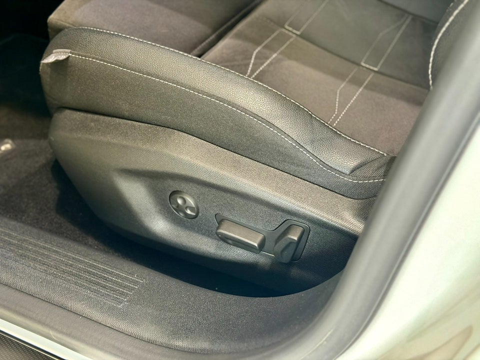 Opel Astra-e 54 Ultimate 5d