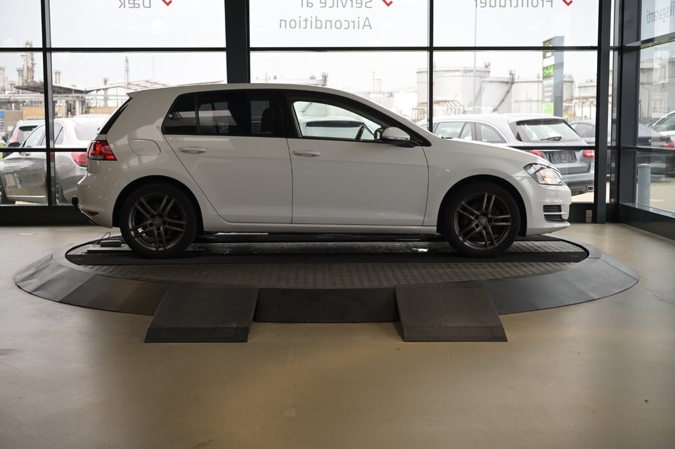 VW Golf VII 1,4 TSi 122 Trendline DSG BMT 5d